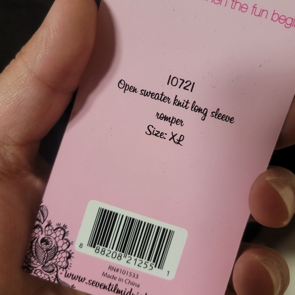 XL Knit Long Sleeve Romper - Picture 4 of 4